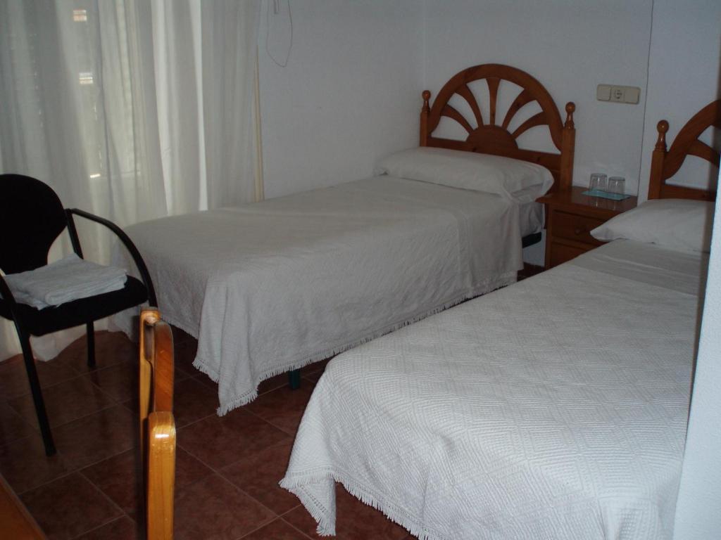 Hostal Castilla Мадрид Екстериор снимка
